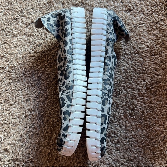 Ilse Jacobsen Perforated Slip-On Shoes Tulip Army Green Leopard Sz 39 US 8.5-9 - Picture 3 of 4